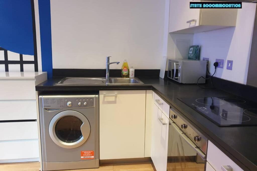 80S Retro 1Bed Studio Serviced Apartment Canary Wharf Perfect For Solo & Couple Travellers ロンドン エクステリア 写真